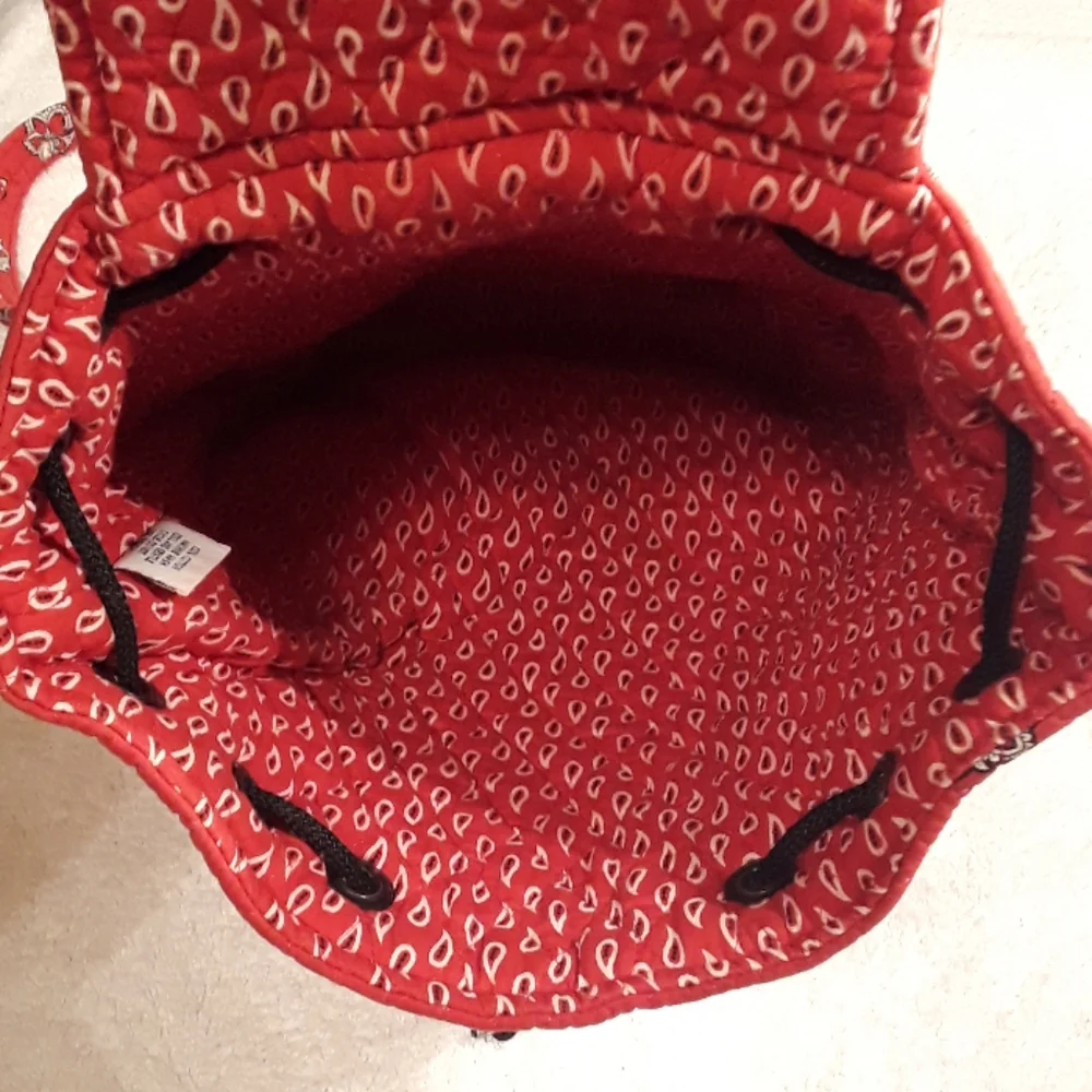 Vera Bradley Medium Red Flowered Backpack.⚘️